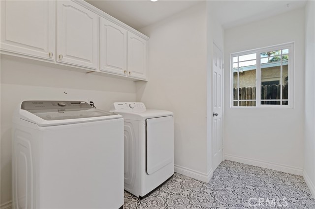 Detail Gallery Image 17 of 62 For 10215 Casaba, Chatsworth,  CA 91311 - 5 Beds | 3/1 Baths