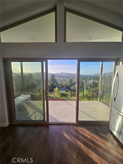 Detail Gallery Image 4 of 12 For 2181 Hillsbury Rd a,  Westlake Village,  CA 91361 - 2 Beds | 1 Baths