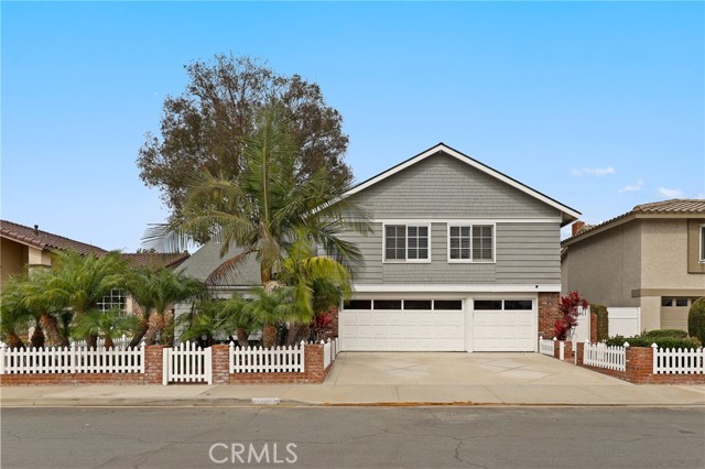Detail Gallery Image 1 of 32 For 14422 Birmingham Dr, Westminster,  CA 92683 - 3 Beds | 3 Baths