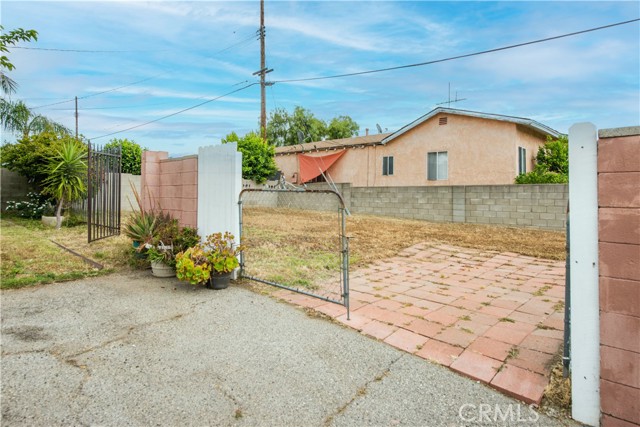 13122 Del Sur Street photo 8