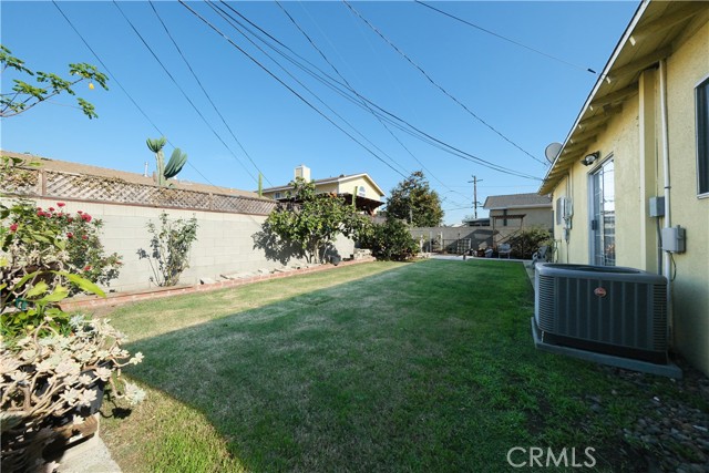 419 W Martinshire, Carson CA: https://media.crmls.org/medias/bf97d157-e91f-4a67-9a64-51726bc80282.jpg