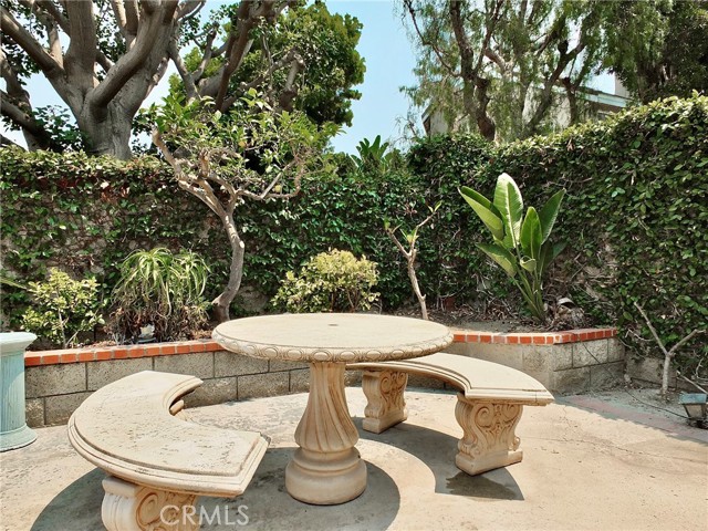 6225 Napoli Court, Long Beach CA: https://media.crmls.org/medias/bf98133b-e449-42cb-9bf9-b4a28ab25a5d.jpg