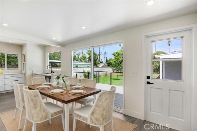 4061 Maplewood pl, Riverside CA: https://media.crmls.org/medias/bf98782c-bea2-4930-9b0f-cfb07d15eb16.jpg