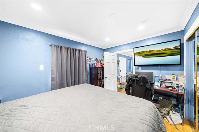 157 E 70th Street, Los Angeles CA: https://media.crmls.org/medias/bf987d1c-199a-4e54-9903-9af977f0a374.jpg
