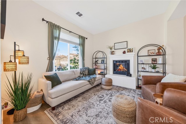 Detail Gallery Image 5 of 31 For 34215 Pinehurst, Yucaipa,  CA 92399 - 4 Beds | 2/1 Baths