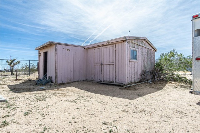 Detail Gallery Image 18 of 28 For 25835 Desert View Rd, Apple Valley,  CA 92308 - 3 Beds | 2 Baths