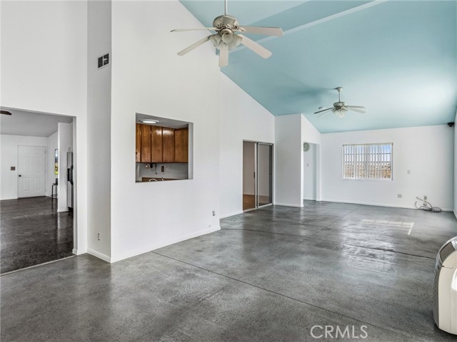 Detail Gallery Image 15 of 33 For 18449 Hackberry, Hesperia,  CA 92345 - 3 Beds | 2 Baths