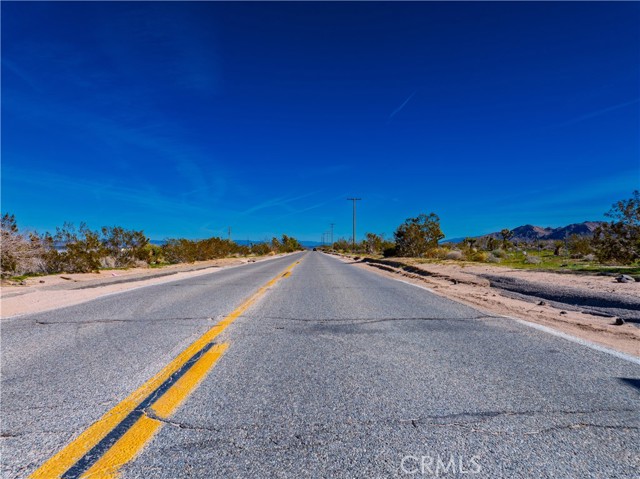 Detail Gallery Image 12 of 24 For 58919 Aberdeen, Yucca Valley,  CA 92284 - – Beds | – Baths