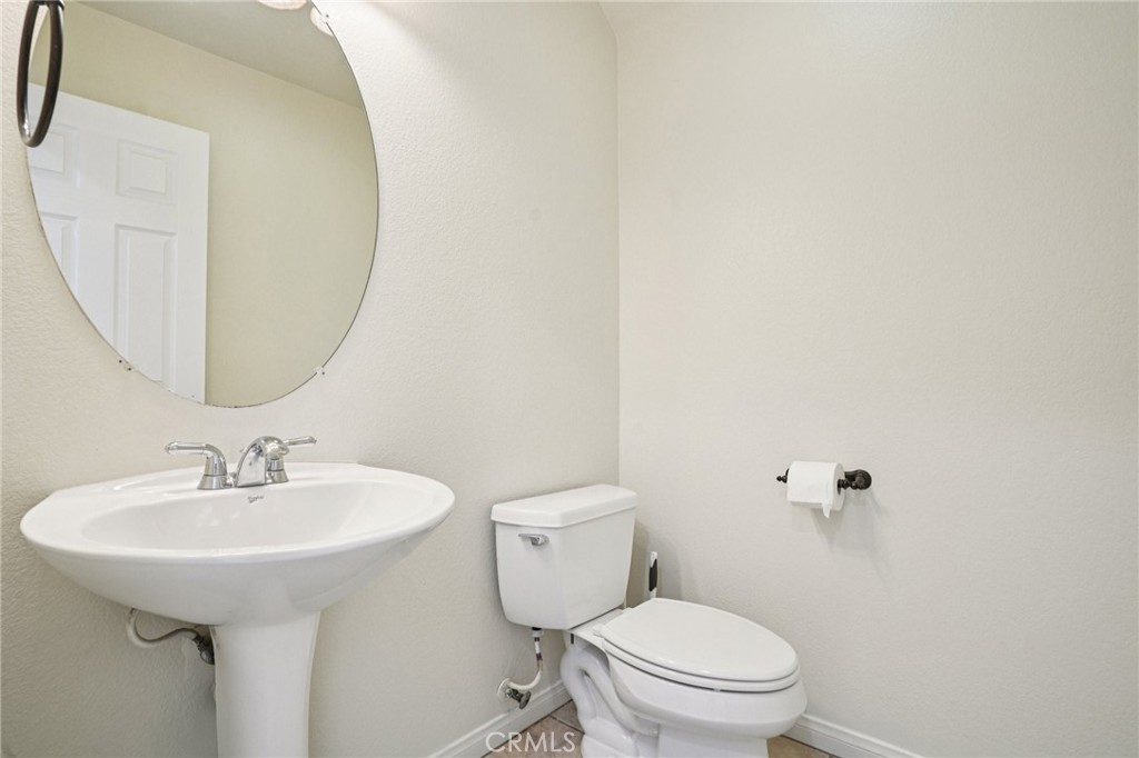 MLS #OC25182457 img 12