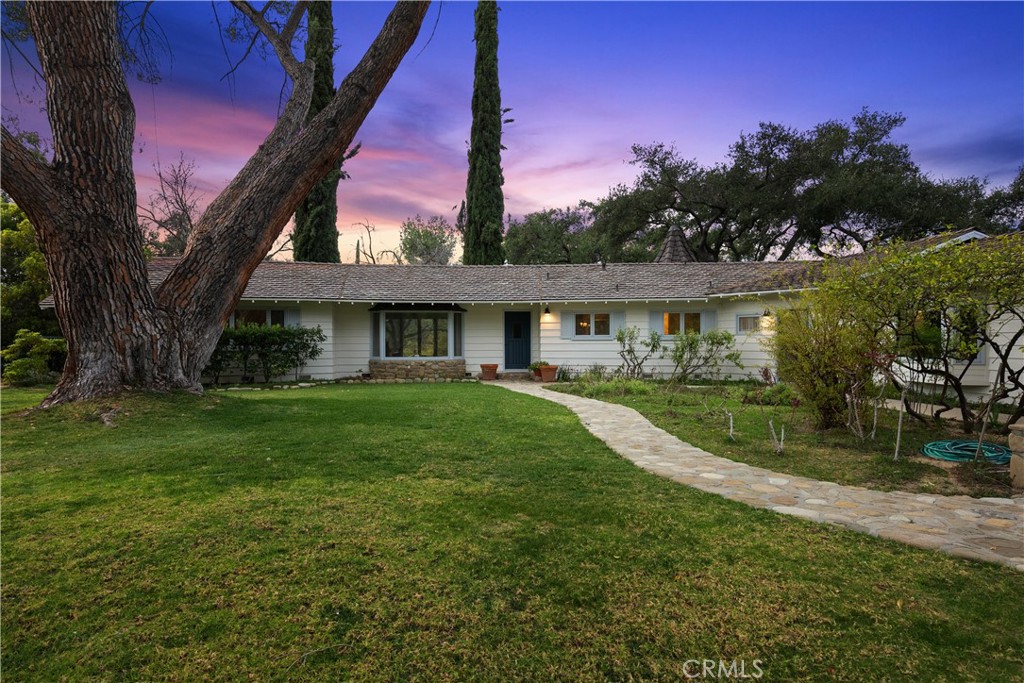3490 E Ojai