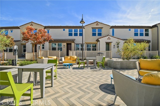 Detail Gallery Image 5 of 34 For 3962 Lavine Way #111,  Corona,  CA 92883 - 3 Beds | 2/1 Baths