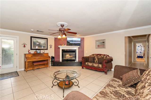 12848 Autumn Leaves Avenue, Victorville CA: https://media.crmls.org/medias/bf9ce5cd-75ee-4b54-9c9b-14c938ac9b42.jpg