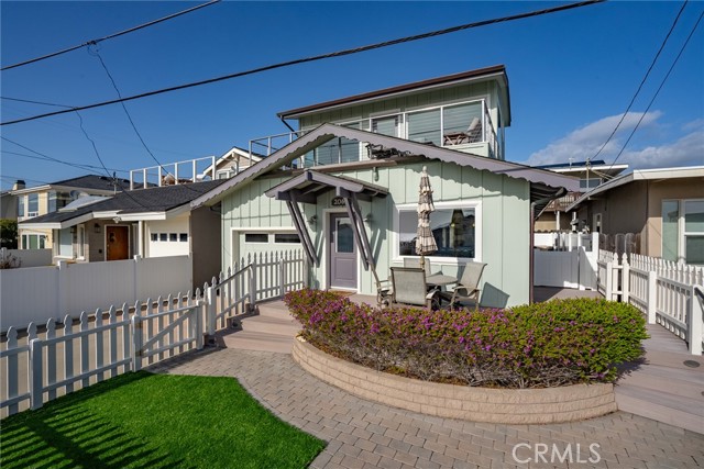 Detail Gallery Image 2 of 63 For 2065 Pacific Ave, Cayucos,  CA 93430 - 3 Beds | 3 Baths