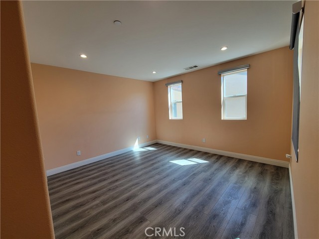 56 Linden Lane, Temple City CA: https://media.crmls.org/medias/bf9d6bdd-8407-47e1-aee1-a6f5b4e73d5e.jpg