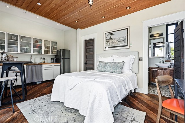 3208 Agnes Road, Manhattan Beach CA: https://media.crmls.org/medias/bf9dc39d-7876-4b3d-9893-b0ea81eafd55.jpg