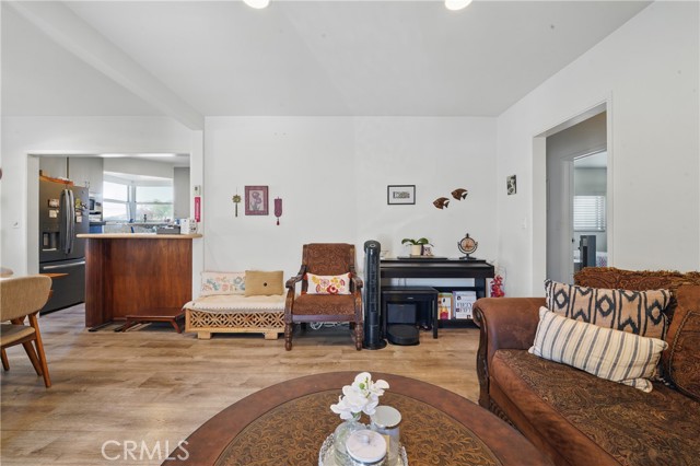 Detail Gallery Image 10 of 31 For 1320 23rd St, Manhattan Beach,  CA 90266 - 3 Beds | 2 Baths