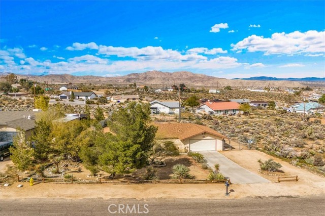 Detail Gallery Image 2 of 53 For 61746 Melton Trl, Joshua Tree,  CA 92252 - 2 Beds | 2 Baths