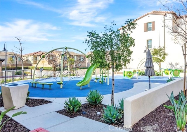 Detail Gallery Image 16 of 17 For 12162 Rising Star Dr, Rancho Cucamonga,  CA 91739 - 3 Beds | 2/1 Baths