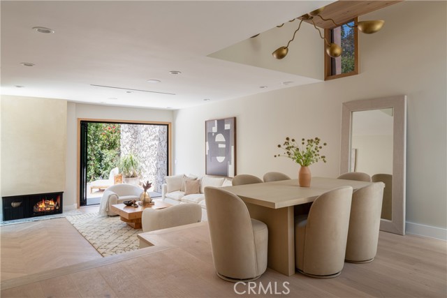 Detail Gallery Image 2 of 34 For 3977 Oeste Ave, Studio City,  CA 91604 - 3 Beds | 2/1 Baths