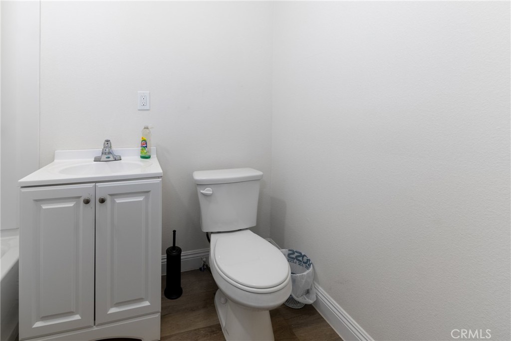 https://media.crmls.org/medias/bfa019d2-5184-457d-820f-f6c6e00dd8a1.jpg?preset=X-Large