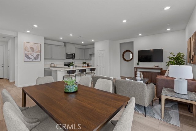 4531 La Spezia Lane, Lake Elsinore CA: https://media.crmls.org/medias/bfa01bb9-ec14-4700-a148-2c136899bb20.jpg