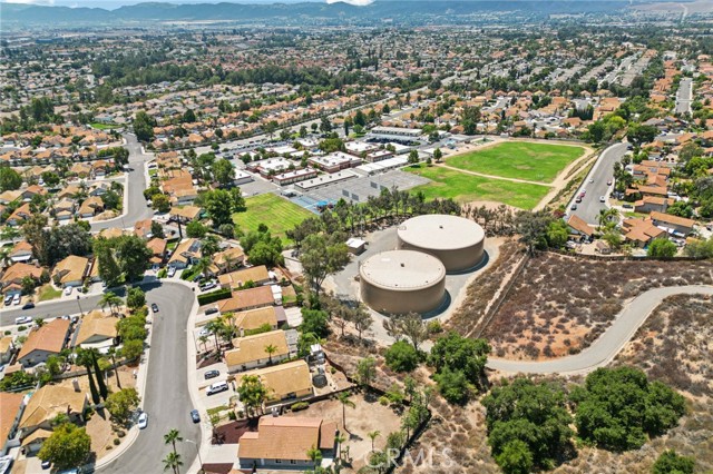 24318 Via Las Junitas, Murrieta CA: https://media.crmls.org/medias/bfa09059-e16b-4425-96c0-ef7f738637be.jpg