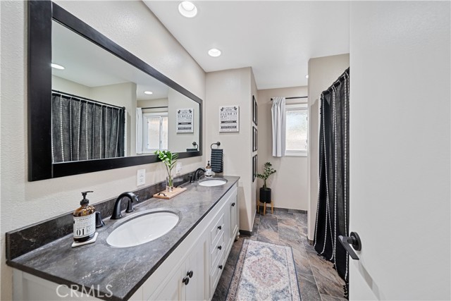 1469 Dara Street, Camarillo CA: https://media.crmls.org/medias/bfa0a949-efec-47b8-8284-9d966a91f2d4.jpg