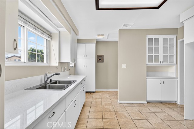 Detail Gallery Image 13 of 35 For 1500 W 96th, Los Angeles,  CA 90047 - 2 Beds | 2 Baths