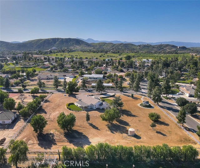 Detail Gallery Image 3 of 49 For 23140 Western Crest Dr, Lake Mathews,  CA 92570 - 4 Beds | 3/1 Baths