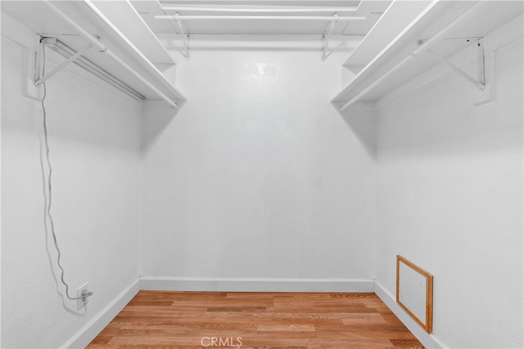 https://media.crmls.org/medias/bfa271c9-d122-4636-9598-3750dd6b12aa.jpg?preset=X-Large
