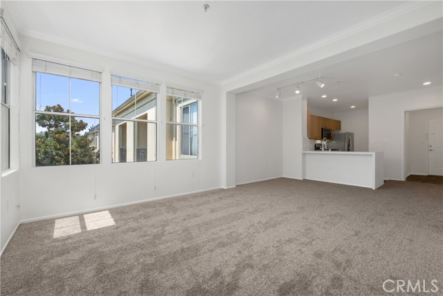 2426 Watermarke Pl, Irvine CA: https://media.crmls.org/medias/bfa29f91-d40e-49eb-9727-31088e62552e.jpg