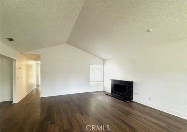 Detail Gallery Image 2 of 18 For 11638 Freedom Trl, Riverside,  CA 92503 - 4 Beds | 2 Baths