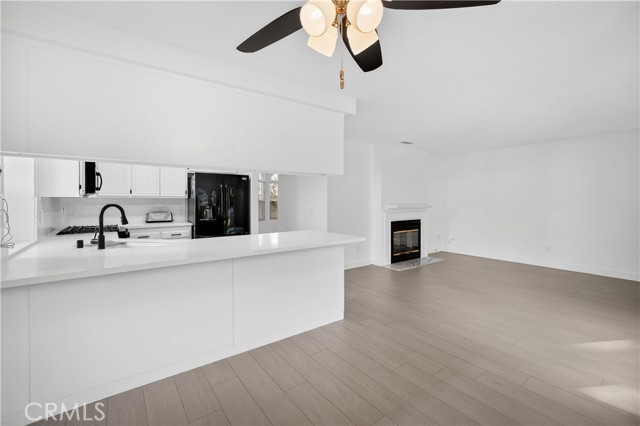 Detail Gallery Image 13 of 42 For 26921 Terri Dr, Canyon Country,  CA 91351 - 3 Beds | 2/1 Baths