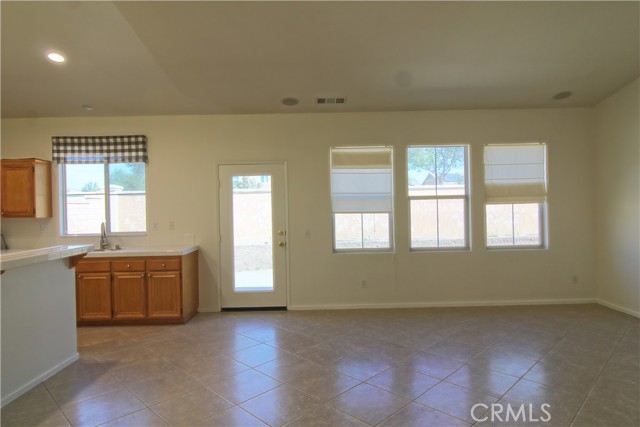 Detail Gallery Image 7 of 18 For 28422 Belleterre Ave, Moreno Valley,  CA 92555 - 3 Beds | 2 Baths