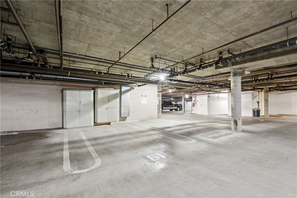 https://media.crmls.org/medias/bfa590d7-a00c-46e8-98de-de956ccc6159.jpg?preset=X-Large