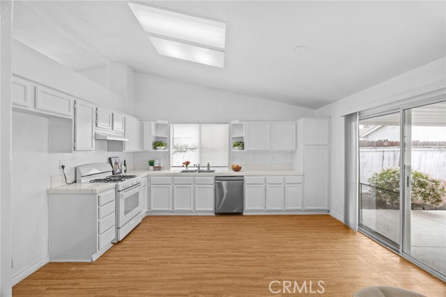 Detail Gallery Image 18 of 37 For 3061 Hampton, Hemet,  CA 92545 - 5 Beds | 2 Baths