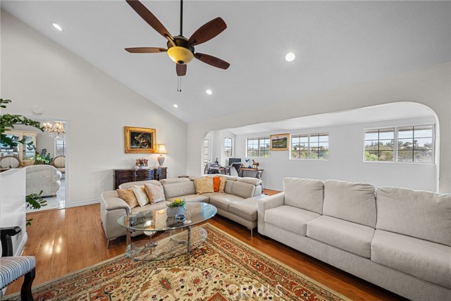 Detail Gallery Image 25 of 51 For 5156 Campo, Woodland Hills,  CA 91364 - 5 Beds | 4 Baths