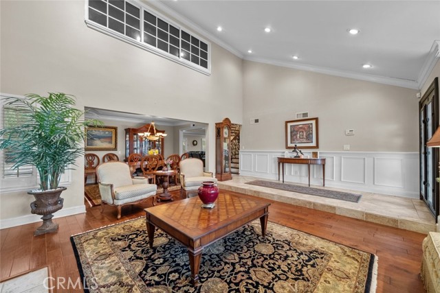 Detail Gallery Image 9 of 47 For 11101 Eton Ave, Chatsworth,  CA 91311 - 4 Beds | 3 Baths