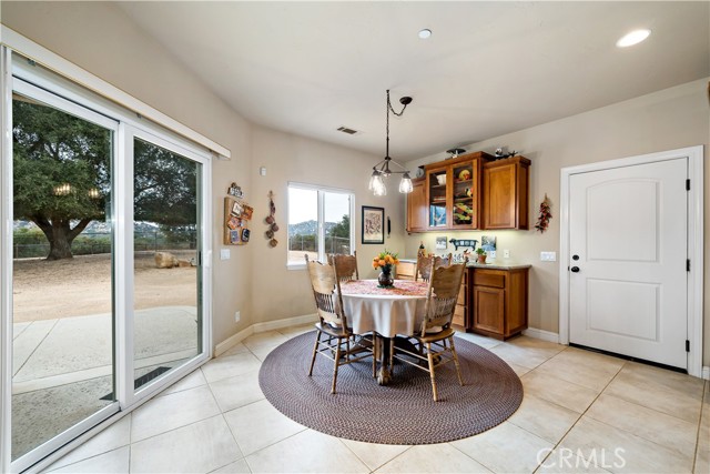 Detail Gallery Image 17 of 49 For 10204 Mount Olympus Valley Rd, Fallbrook,  CA 92028 - 3 Beds | 2/1 Baths