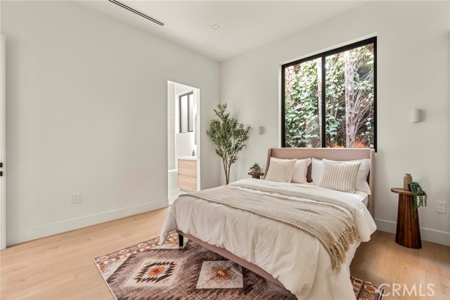 17827 Miranda Street, Encino CA: https://media.crmls.org/medias/bfa79bf4-138a-4c87-aebb-a1ee521cc0e7.jpg