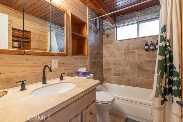 Detail Gallery Image 14 of 28 For 31661 Wagon Wheel, Running Springs,  CA 92382 - 3 Beds | 1/1 Baths