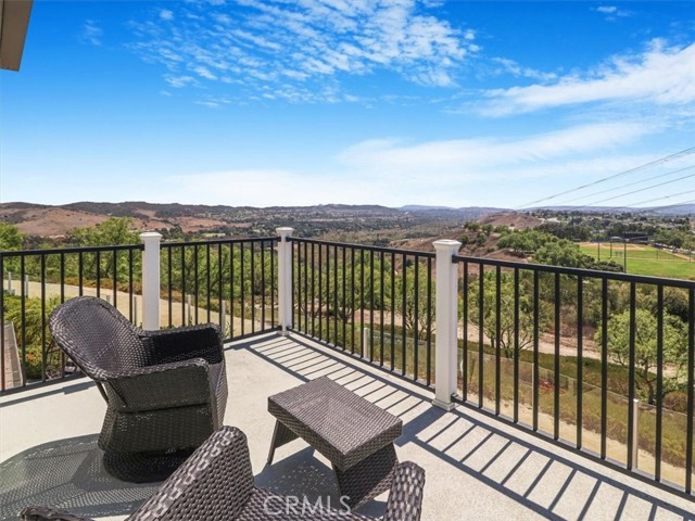 24049 Skyline, Mission Viejo CA: https://media.crmls.org/medias/bfa84f52-8e59-42e3-8cff-59d1475849a8.jpg