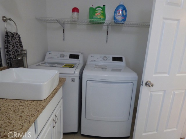 5650 Lake Lindero Drive, Agoura Hills CA: https://media.crmls.org/medias/bfa87b58-4a18-43bf-af22-8394d9d3f56c.jpg