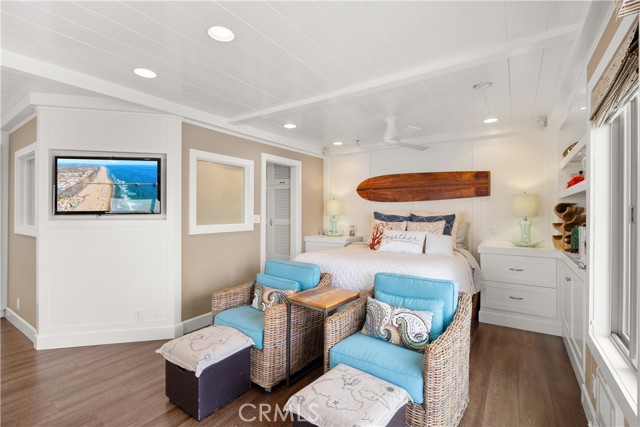 711 Pacific Coast, Huntington Beach CA: https://media.crmls.org/medias/bfa88476-4d79-4ecd-bc3b-7459616cd3d5.jpg