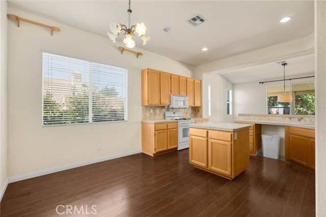 Detail Gallery Image 14 of 36 For 27694 Hub Cir, Menifee,  CA 92585 - 4 Beds | 2 Baths