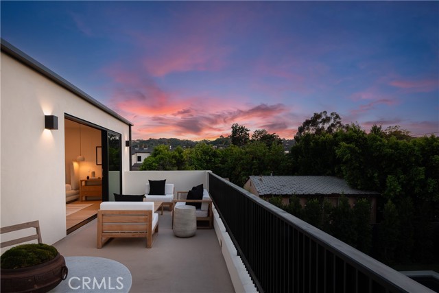 4455 Katherine Avenue, Sherman Oaks CA: https://media.crmls.org/medias/bfa88f33-133d-4173-aa06-0bb06f791597.jpg