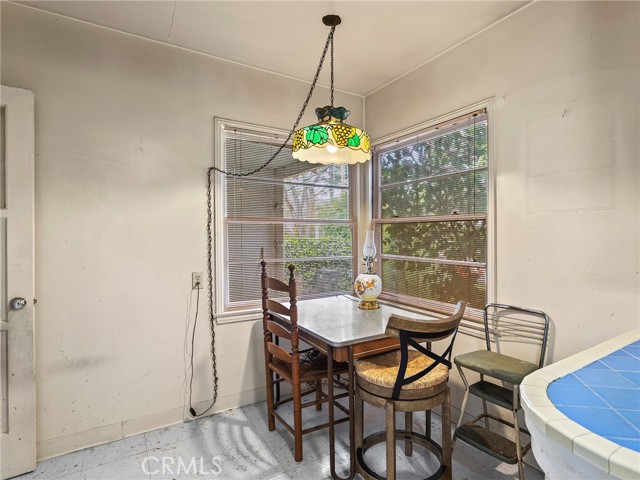 Detail Gallery Image 9 of 46 For 441 Dartmouth Rd, Burbank,  CA 91504 - 3 Beds | 2 Baths