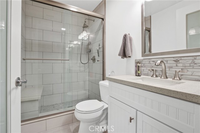 Detail Gallery Image 5 of 24 For 11824 Darlington Ave #102,  Los Angeles,  CA 90049 - 3 Beds | 2/1 Baths