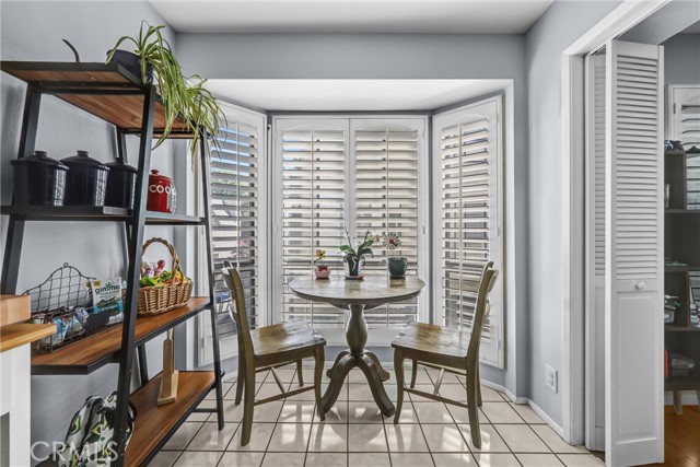 Detail Gallery Image 15 of 35 For 984 W Riverside Dr, Burbank,  CA 91506 - 3 Beds | 3 Baths