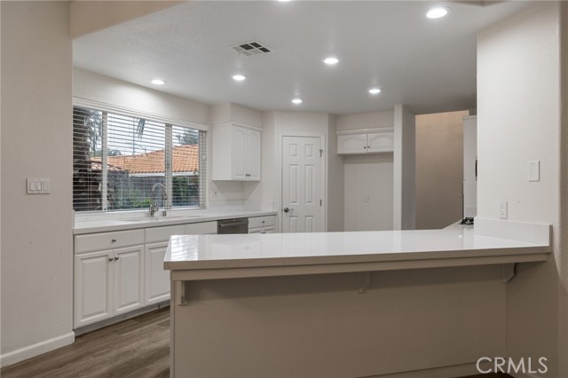 Detail Gallery Image 10 of 30 For 11205 Illusion Way, Bakersfield,  CA 93311 - 4 Beds | 3 Baths